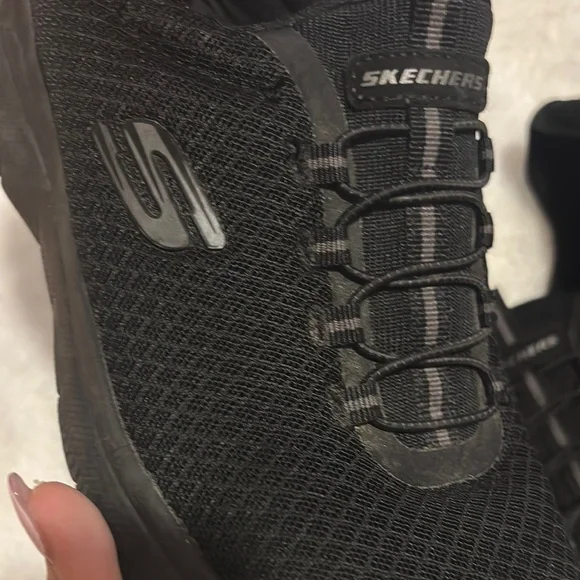 Skechers All-Black Mesh Sneakers Women’s size 7.5 - Picture 4 of 5